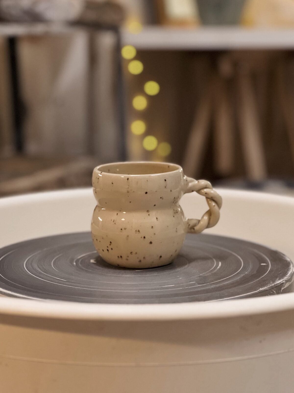 Taza white sky 02