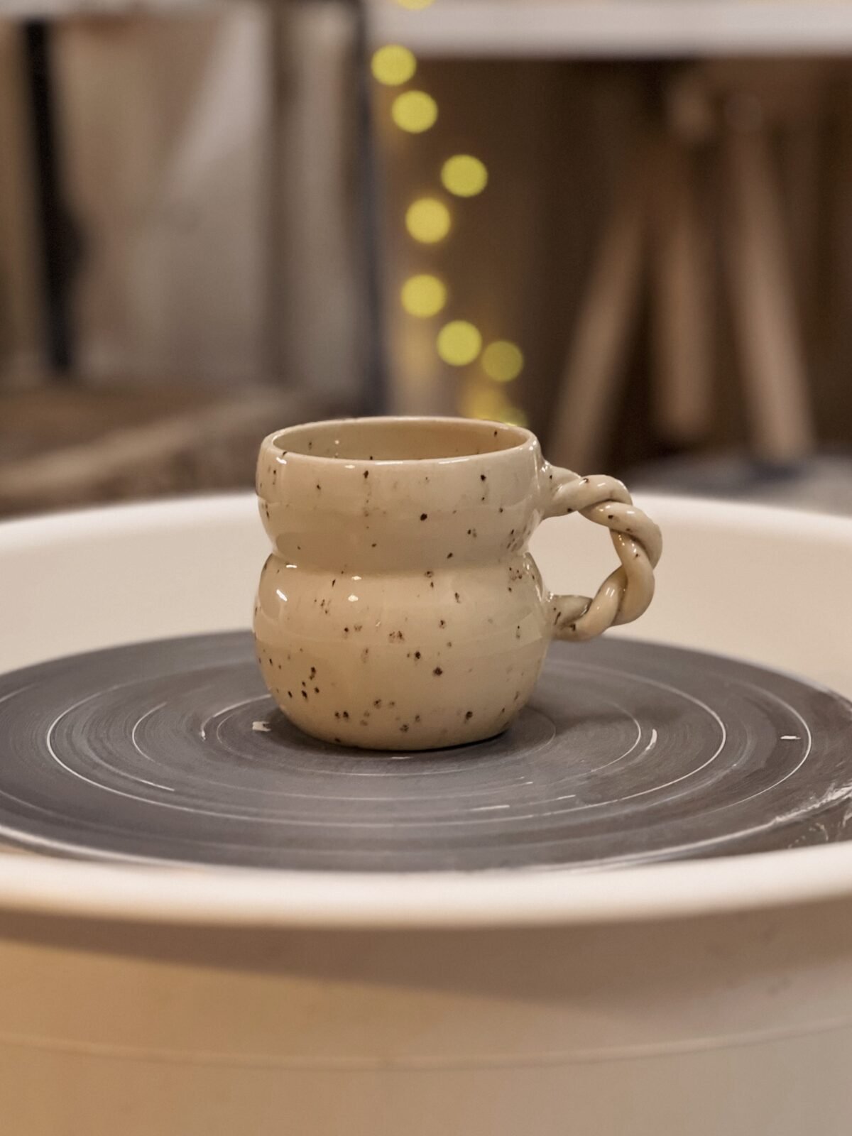Taza white sky 02