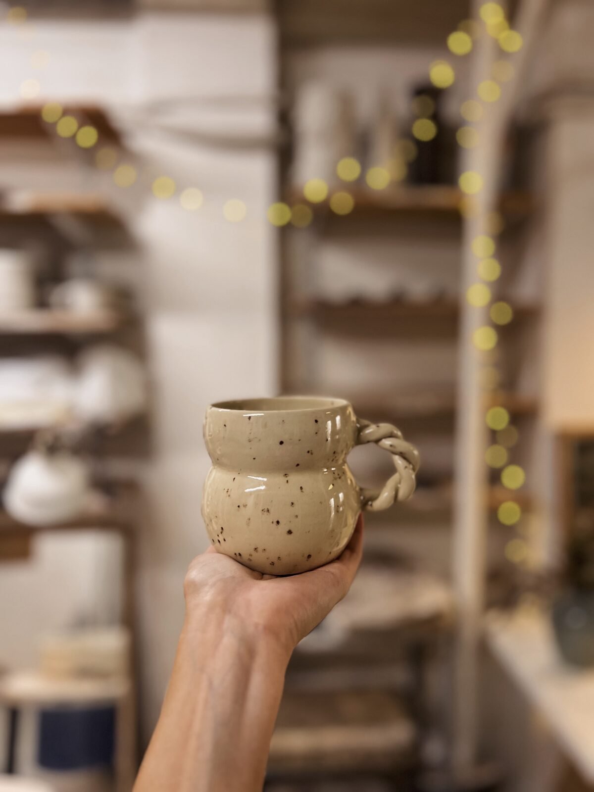 Taza white sky 02