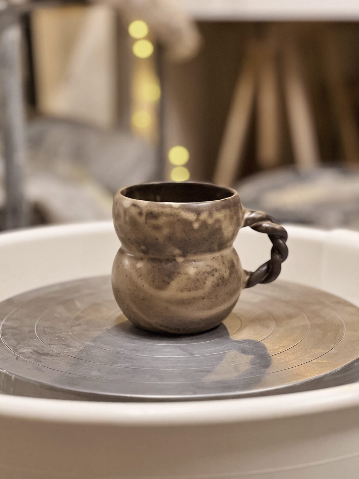 Taza black braided 01