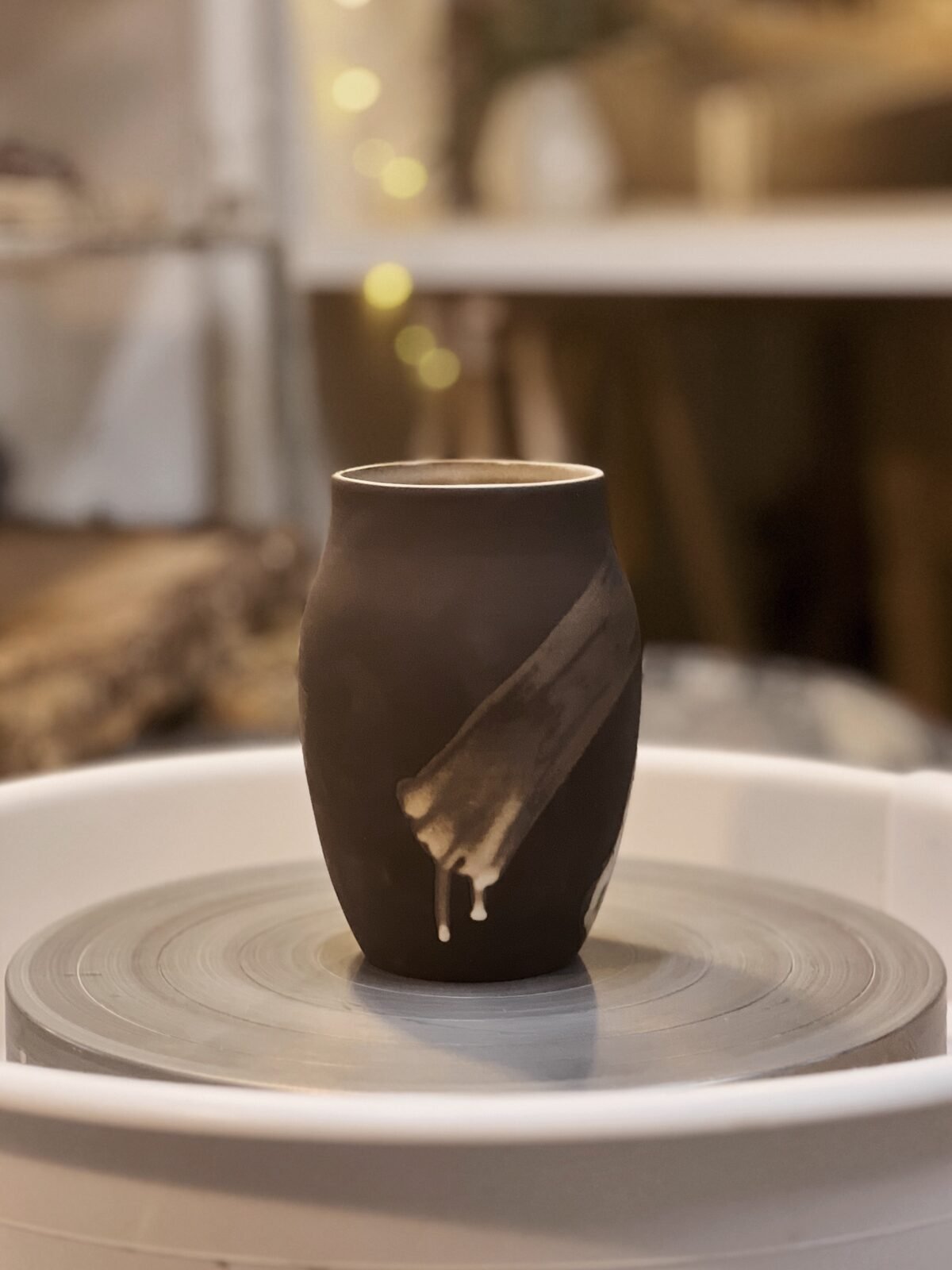 Jarrón black brush 02