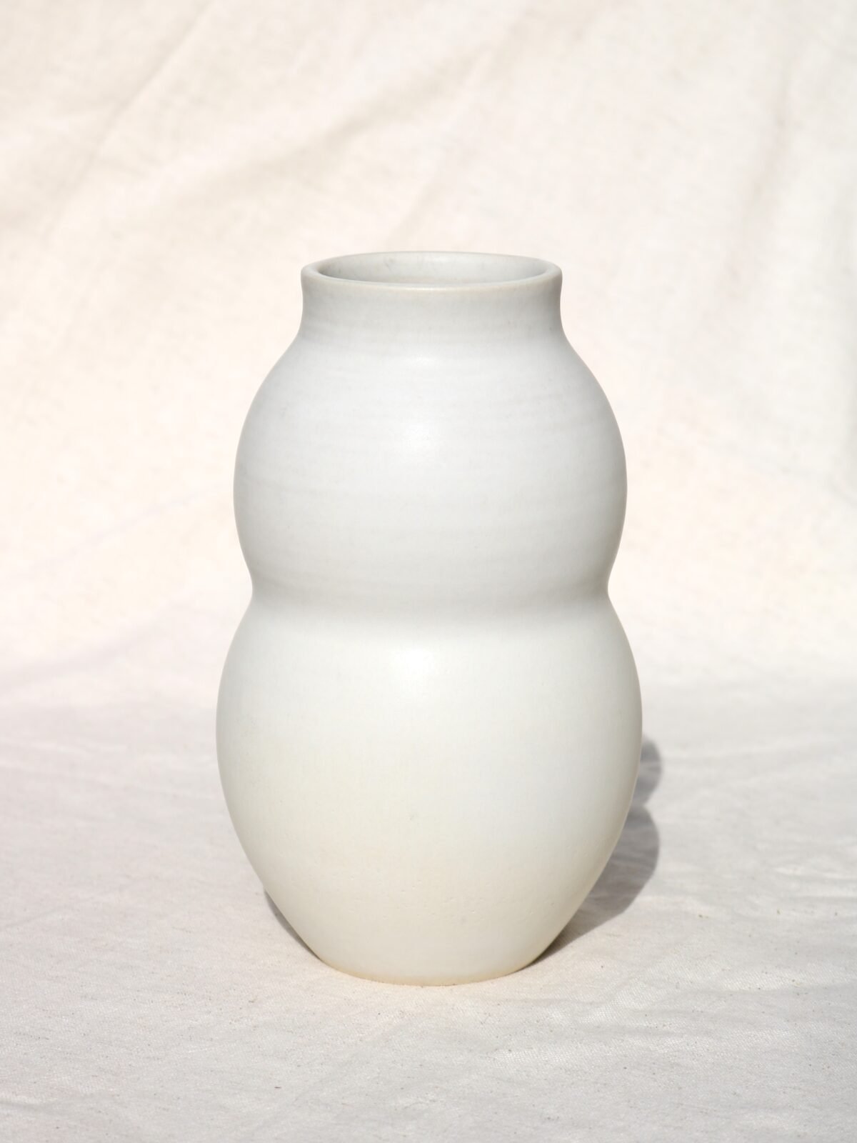 Jarrón white matte curvy
