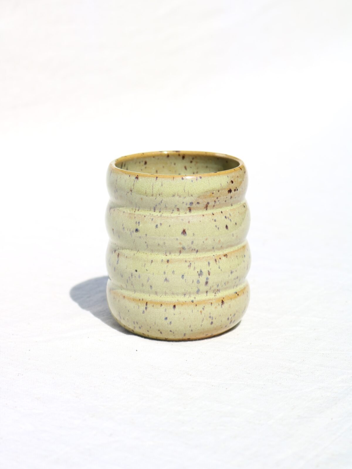 Vaso wavy avocado 02