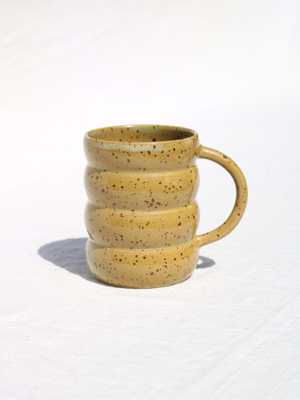 Taza wavy avocado 02
