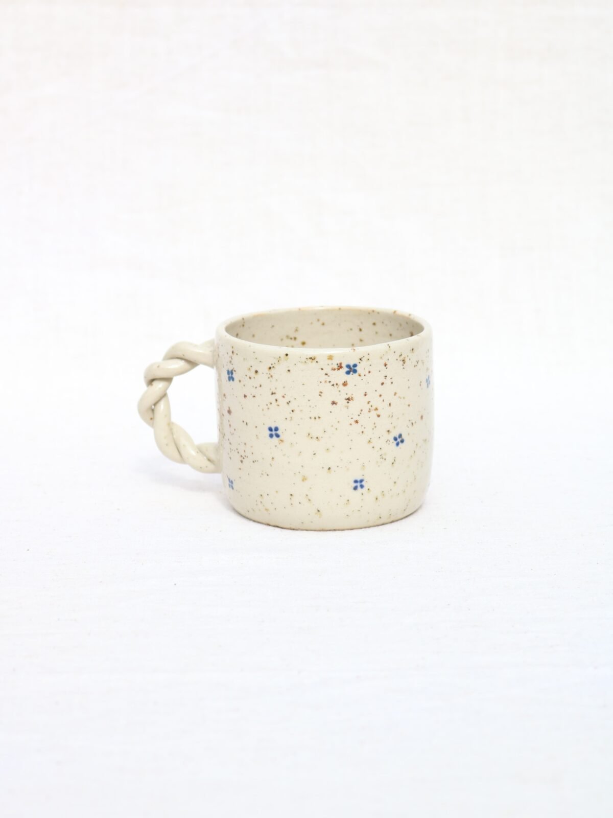 Taza flowers freckles blue