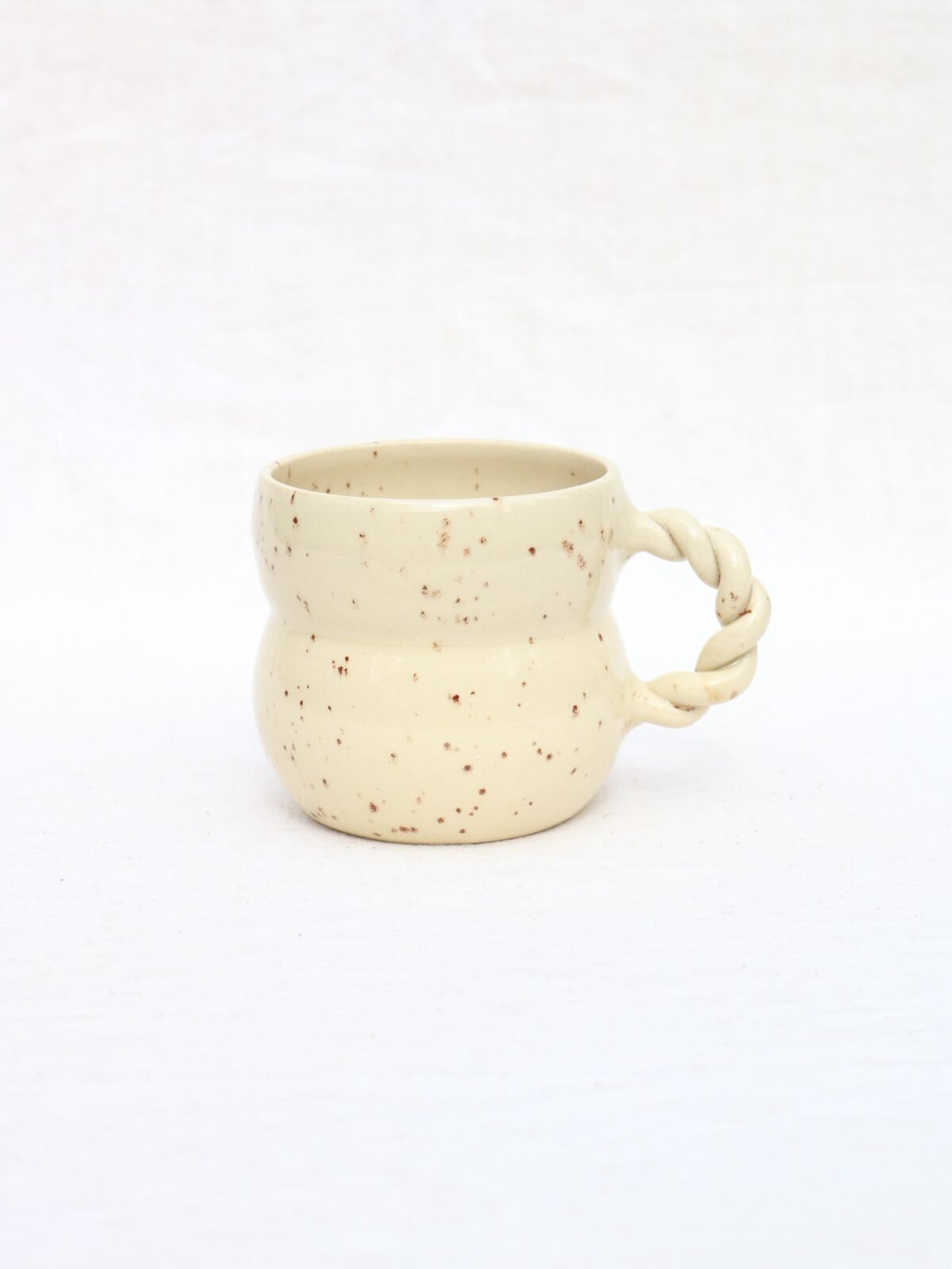 Taza white sky 01