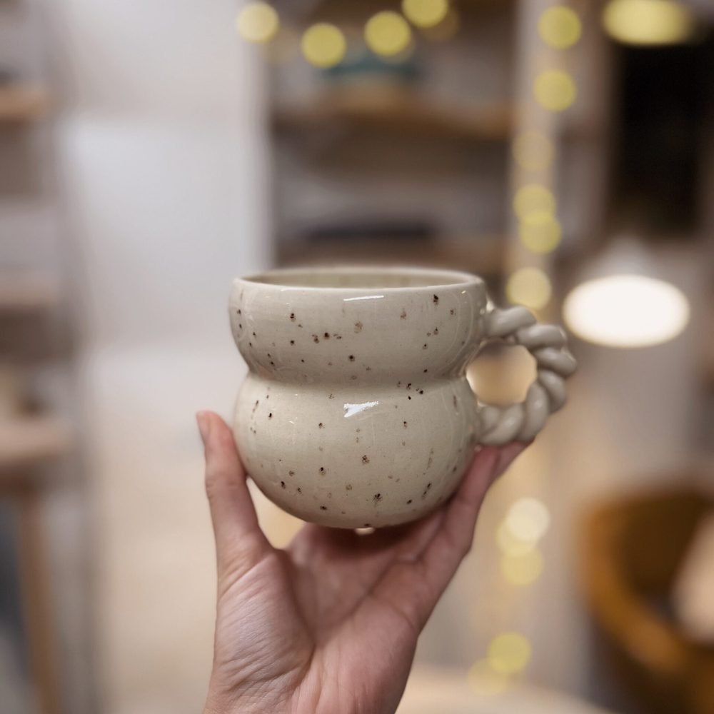 Taza white sky 01
